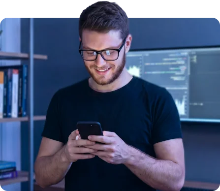 Empreendedor usando o celular